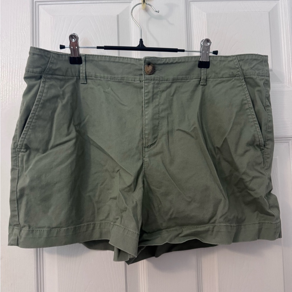LOFT Green Shorts - The Monroe